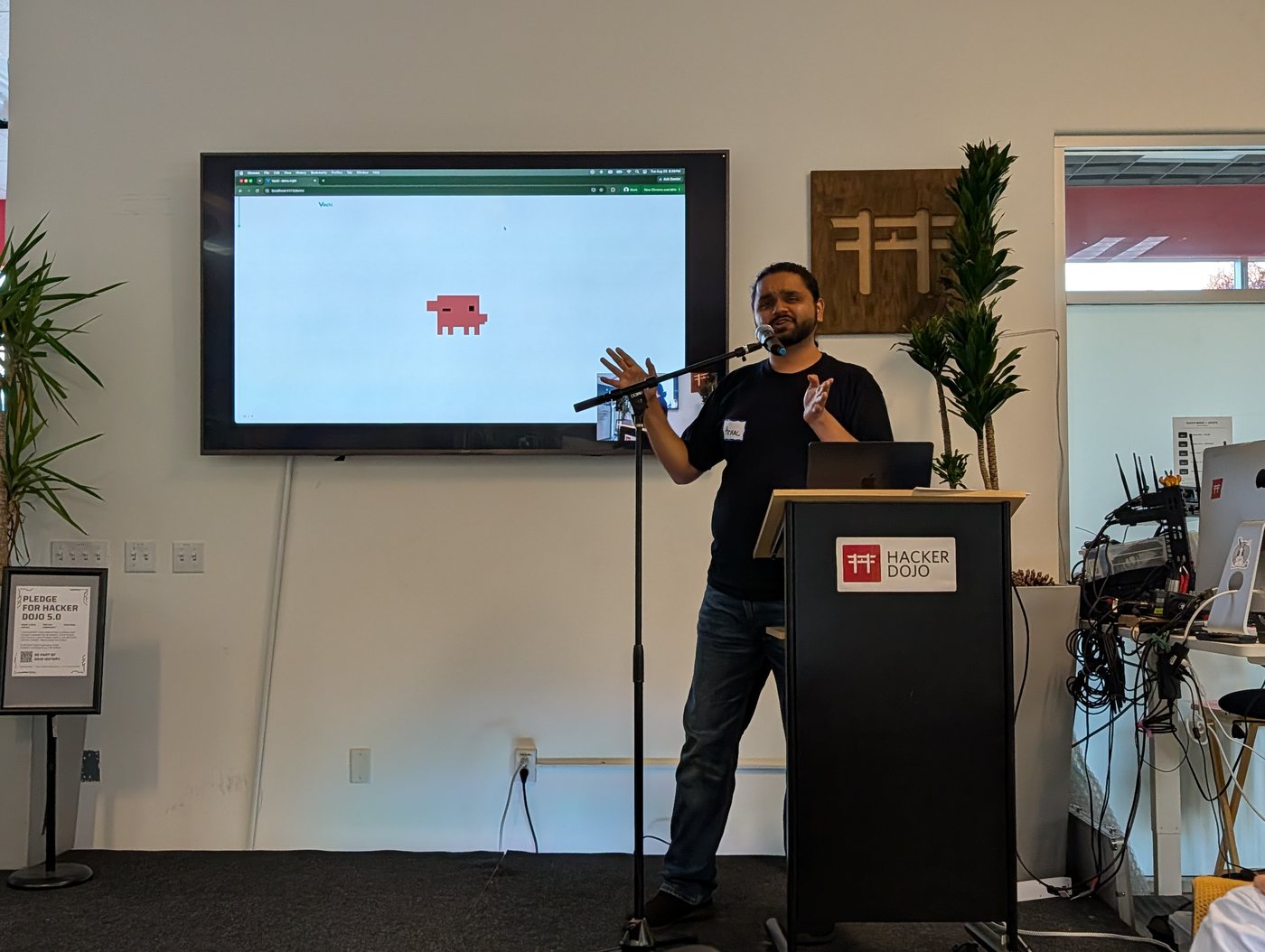 Achal Pandey sharing the founder journey behind Vachi at Hacker Dojo